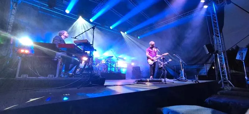 Wejście na koncert: co sprawdza ochrona i jak uniknąć problemów?